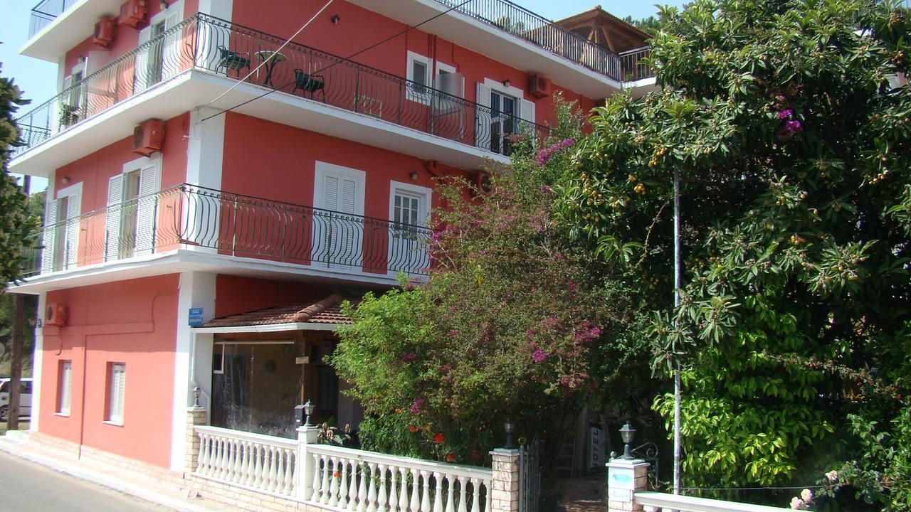 Dionisis Apartments Agia Efimia Exterior foto